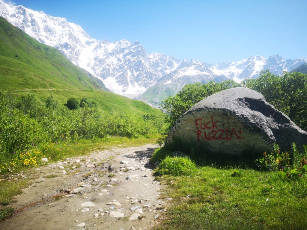 Widerstand im Hinterland: Bis zum Shkara Gletscher im Svanetischen Hinterland reicht der Protest. (C) Susi Mayer